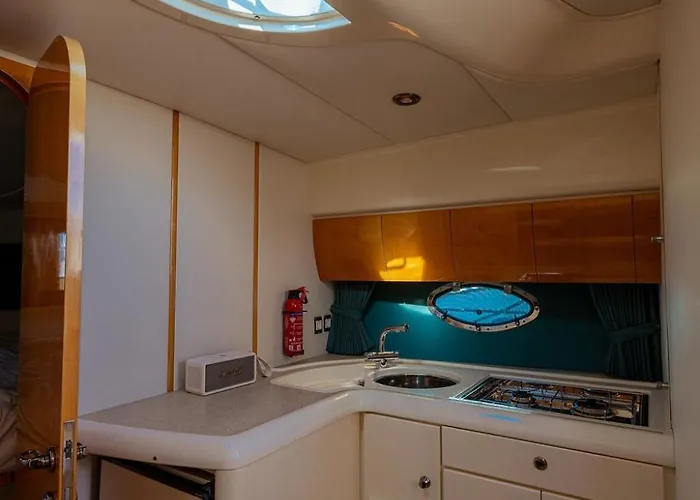 Botel Luxuoso Barco - Parque Nacoes *